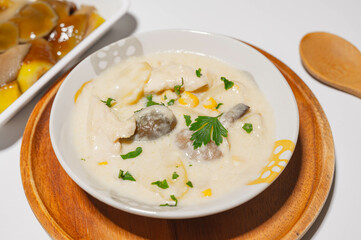 きのことチキンのクリーム煮