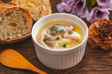 天然きのこのクリーム煮