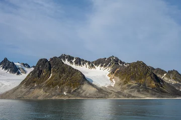 Foto op Plexiglas Scenic glaciers and mountain range in Trinity Bay, Magdalena Fjord, Svalbard, a sunny summer day in the Arctic  © knelson20