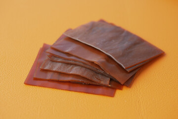 detail shot of Mango bar on table 