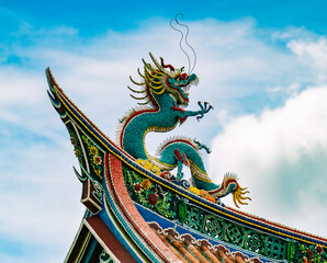 chinese dragon statue