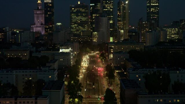 Warszawa nocne drapacze chmur