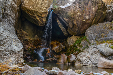 Gulkamsay waterfall in Chimgan mountains (Bostanliq district, Tashkent region, Uzbekistan) © ssmalomuzh
