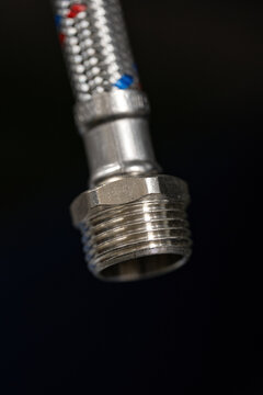 End cap with screw connection from the armor tube.