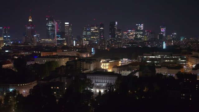 Warszawa noc drapacze chmur pałac prezydencki