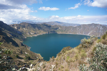Fototapeta na wymiar Beautiful panoramic view of the lake 