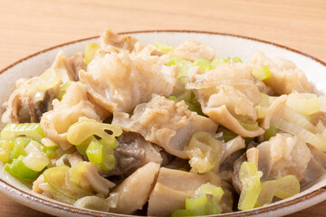牛モツ　ねぎ塩炒め