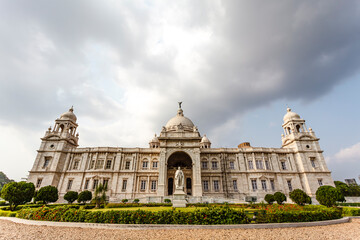 Obraz premium Exterior of the Victoria Memorial in Calcutta (Kolkata) West Bengal - India, Asia