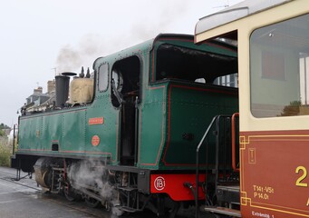 Obraz premium old steam train in Saint Valery Sur Somme, France 
