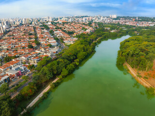 Fototapeta na wymiar Vista aérea do parque Lagoa do Taquaral em Campinas, São Paulo. 2023,