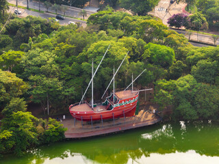 Vista aérea da réplica da Caravela de Pedro Alvares de Cabral. Campinas, São Paulo. 2023.