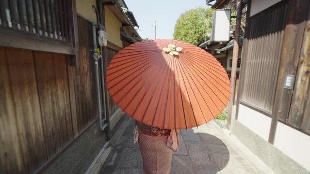 Geisha walking in Kyoto, Japan - Slow Motion