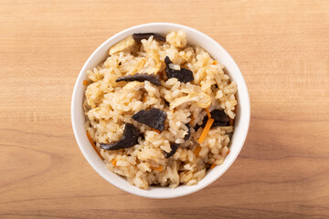 香茸　(コウタケ)　炊き込みご飯