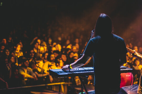 keyboard player on stage