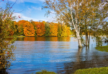 Parks of St. Petersburg. The first days of autumn.