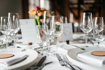 Foto auf Leinwand Rustikale Tischdekoration bei einer Hochzeit © Alexej