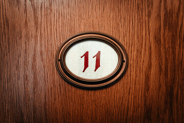 Türschild mit Nummer 11