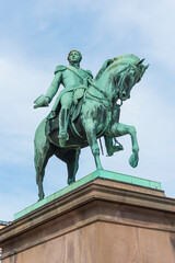 Die Reiterstatue von König Karl Johan am Königspalast in Oslo, Norwegen