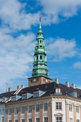 Kirchturm in Kopenhagen, Dänemark - 668186763