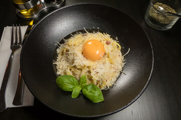 A plate of traditional pasta Carbonara.