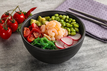 Hawaian cuisine - Poke with cocktail shrimps