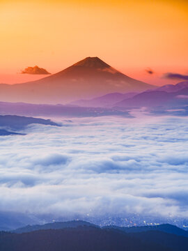雲海と富士山