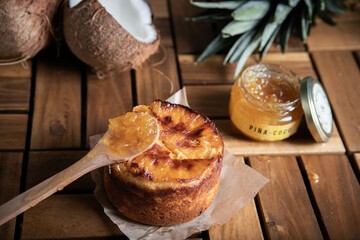 Pastel de piña