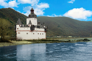 Fototapeta na wymiar Pfaltzgrafenstein castle on the Rhine River