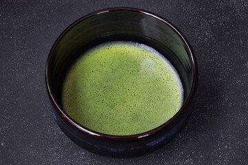 黒背景の日本の茶道  抹茶と茶碗　コピースペースあり
Japanese tea ceremony on black background, Matcha,chasen(tea whisk) and tea bowl with copy space
