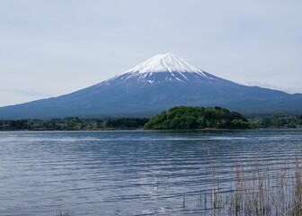 Obraz premium 日本観光 富士山 山中湖サイクリング