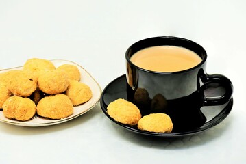 surti biscuits, butter biscuits, bakery biscuits, makhania biscuits, danish biscuits, cookies, tea, hot tea with milk