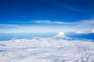 Fototapeta premium The view from the plane shows the beautiful blue sky