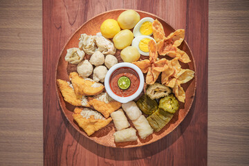 Siomay, dimsum, batagor, this food is very popular with everyone who tastes its deliciousness, in Asia it is very popular, especially in Indonesia