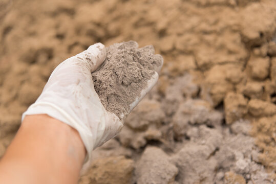 Super Calcium in Brand pH12 Premium grade in Examination for Improve the soil before plant