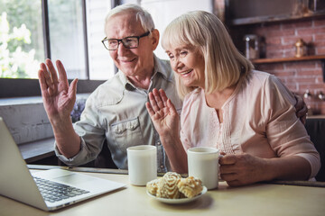 Old couple in the kitchen