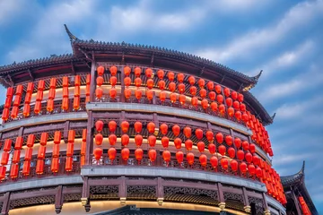 Poster Traditional Chinese buildings decorated with red lanterns © youm