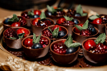 Obraz na płótnie Canvas Elegant Wedding Dessert Table with Delicious Sweets and Treats