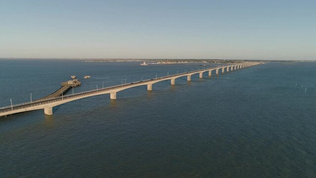 Viaduc de l'&icirc;le d'Ol&eacute;ron, Charente Maritime, France	