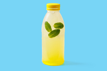 Melon lemonade with melon puree, mint, melon syrup, ice, sparkling water on a blue background for food delivery website 2