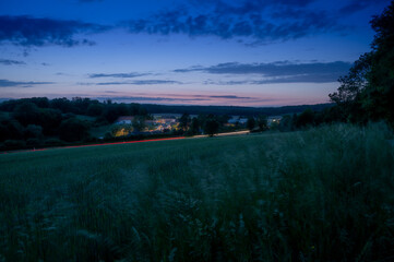 paysage de soirée en pose longue pour un effet de lumière