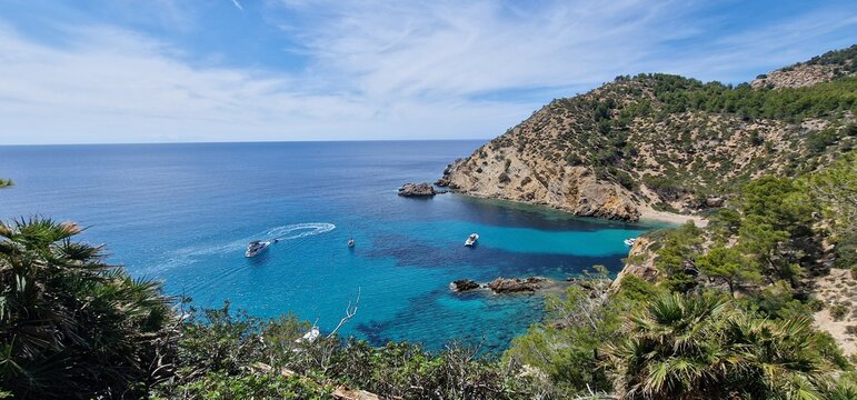 Cala de Egos, virgin beach of boulders located in the municipality of Andratx. Cala d'Egos beach is located on the rugged coast of the municipality of Andratx. It is a virgin beach with small boulders