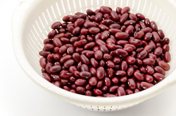 水切りザル入れた金時豆