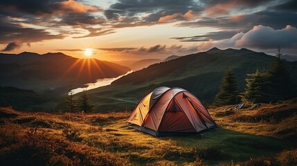 photo de camping en plein air. tente 2 personnes dans la nature, montagne en arriere plan. zone naturelle, protégée.
