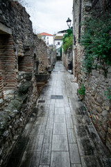 Fototapeta na wymiar Scenic view of a hallway of a medieval wall