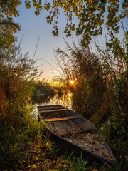A boat in the reeds - Ein Boot im Schilf