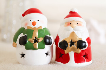 サンタクロースと雪だるま　クリスマスイメージ