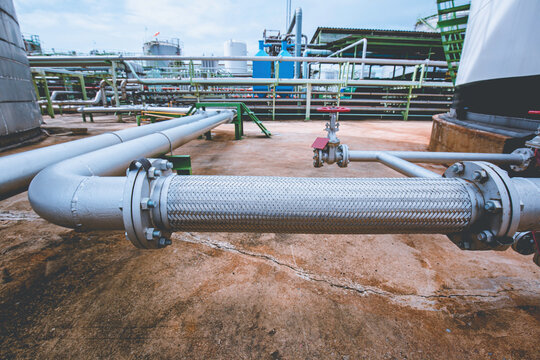 Inlet pipe hoses stainless steel for industrial chemicals use. flexible hose for flange plumbing