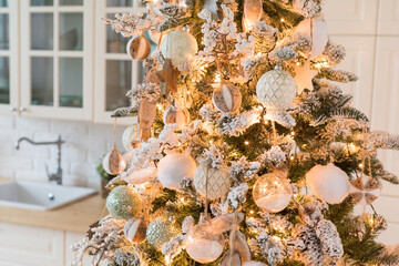 Christmas decoration in the house - 669129702