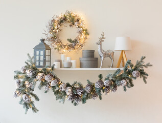Christmas decoration in the house - 669129952