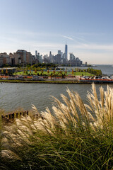 Fototapeta premium View of Hudson River with New York skyline background